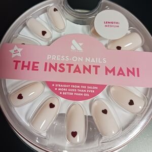 Olive and June Press-On Nails, Vampy Hearts